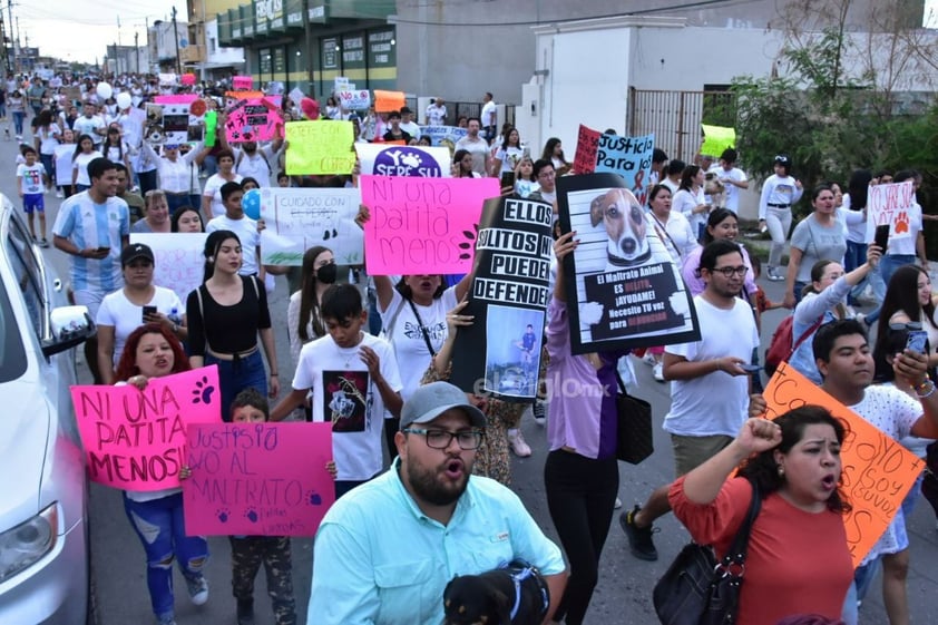 Protestan contra bomberos asesinos de perros en Monclova