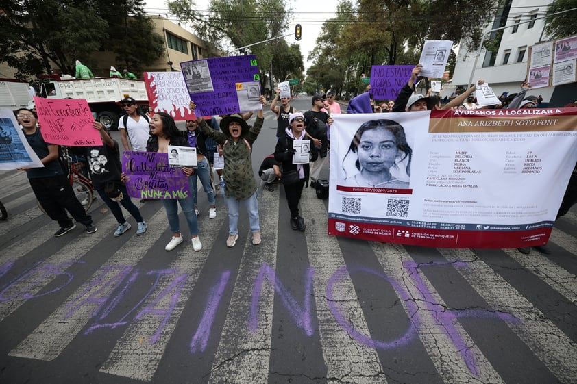 Desaparece rapera 'Inof'; familiares protestan frente a Fiscalía de CDMX