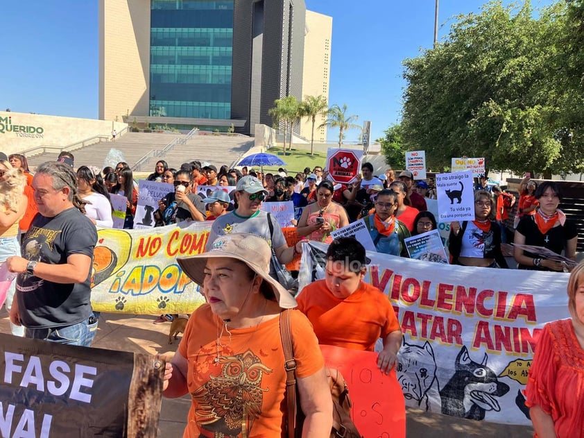 Marchan en Torreón para exigir que se endurezcan penas por maltrato y crueldad animal