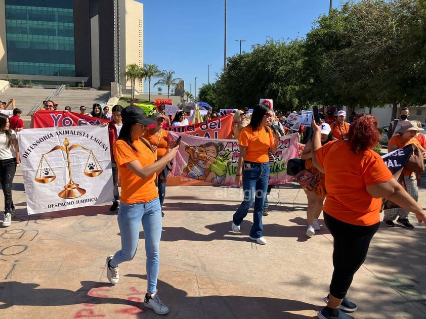 Marchan en Torreón para exigir que se endurezcan penas por maltrato y crueldad animal