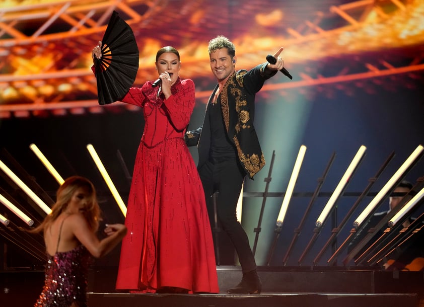 Poder femenino arrasa en las presentaciones en vivo de los Latin AMAs 2023