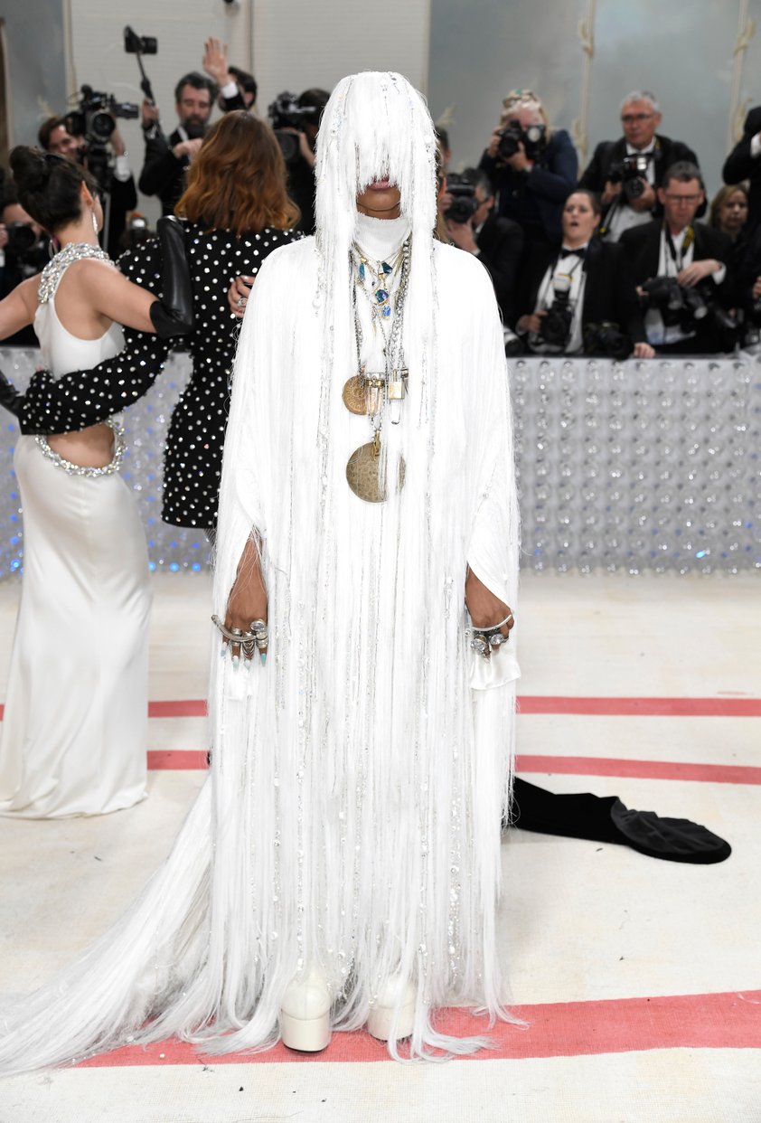 Met Gala 2023 hace homenaje al diseñador Karl Lagerfeld