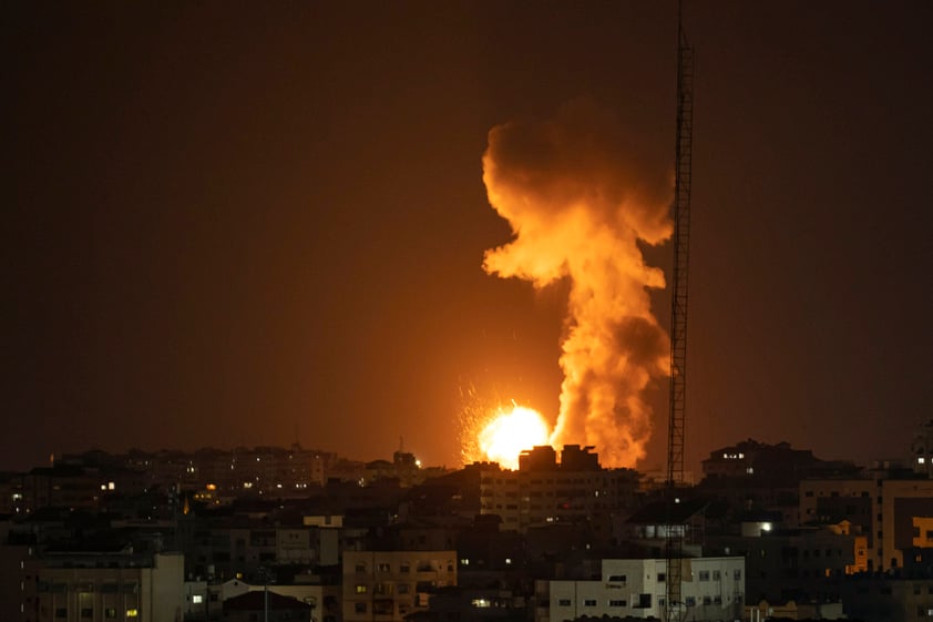 Ejército israelí bombardea Gaza tras disparo de proyectiles hacia su territorio