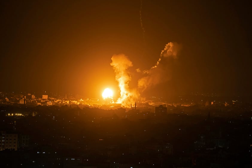 Ejército israelí bombardea Gaza tras disparo de proyectiles hacia su territorio