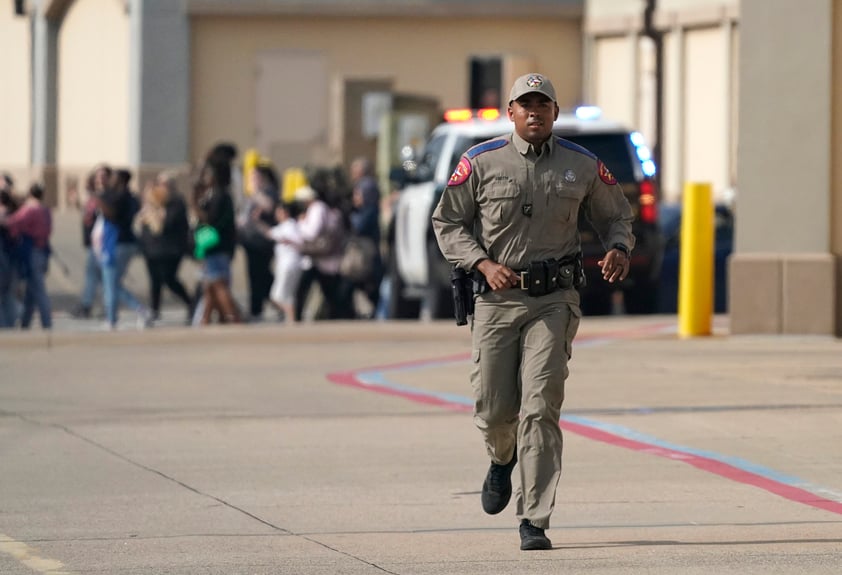 Tiroteo en centro comercial deja al menos 4 muertos en Allen, Texas