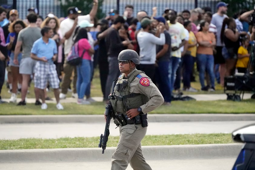 Tiroteo en centro comercial deja al menos 4 muertos en Allen, Texas