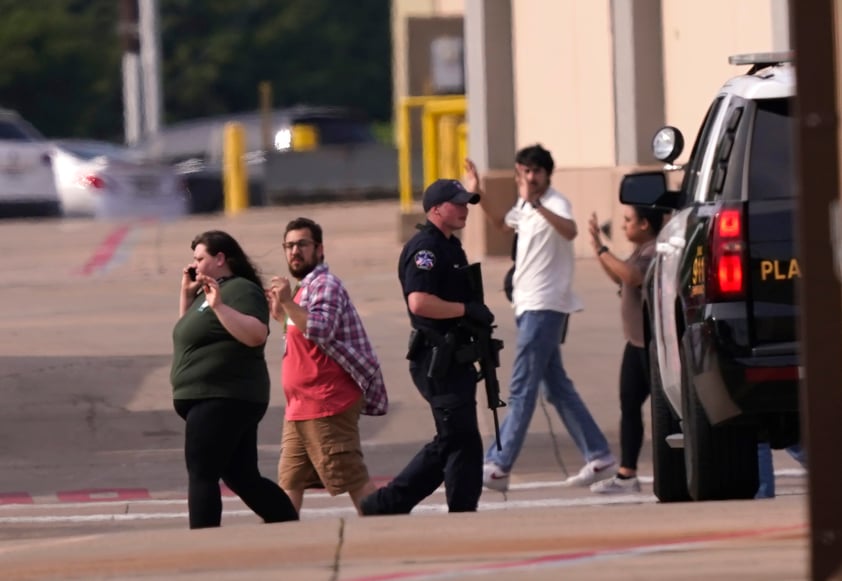 Tiroteo en centro comercial deja al menos 4 muertos en Allen, Texas