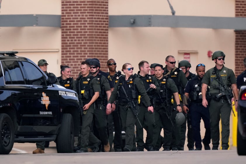 Tiroteo en centro comercial deja al menos 4 muertos en Allen, Texas