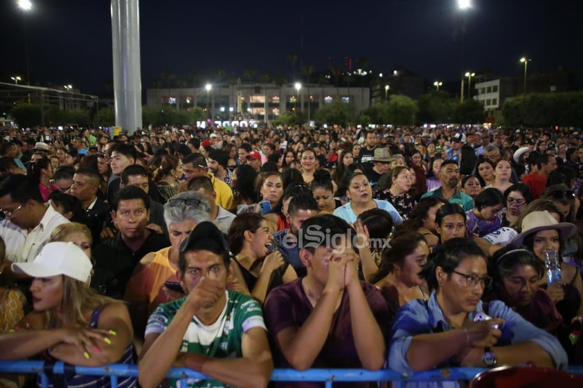 La noche de este miércoles, cientos de madres laguneras y sus familias disfrutarán del concierto de Pesado y Tropicalísimo Apache en la Plaza Mayor.