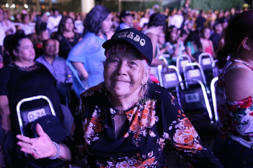 Concierto de Pesado y Tropicalísimo Apache por Día de las Madres