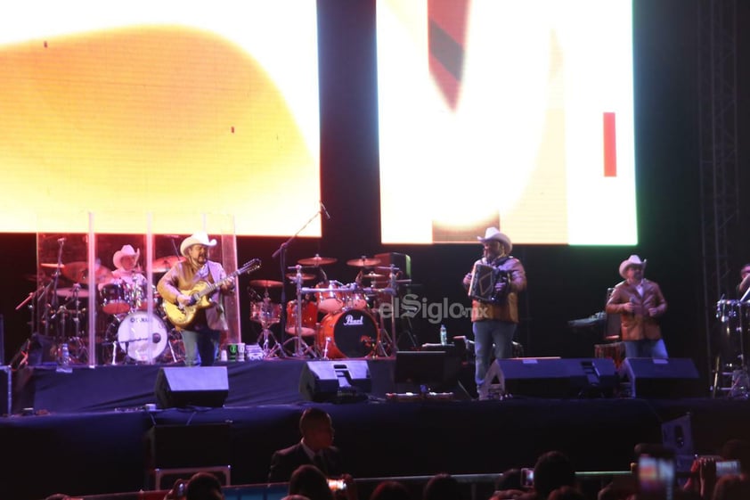 Concierto de Pesado y Tropicalísimo Apache por Día de las Madres