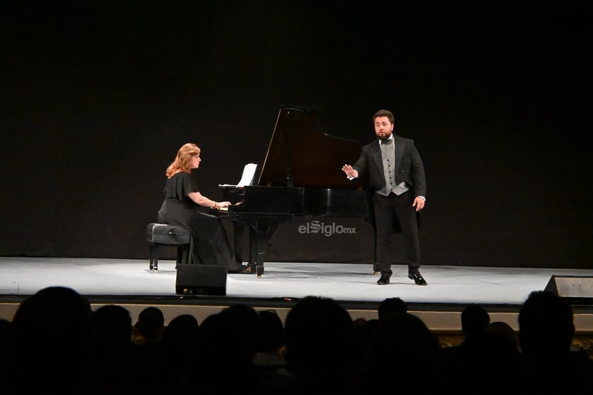 Tenor Bernardo Fierros presta su voz a la canción mexicana en el TIM