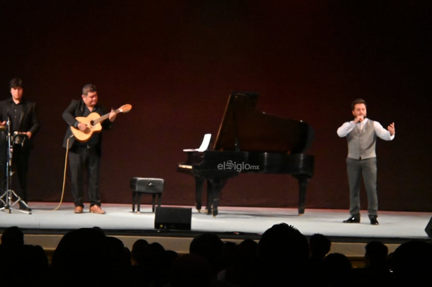 Tenor Bernardo Fierros presta su voz a la canción mexicana en el TIM