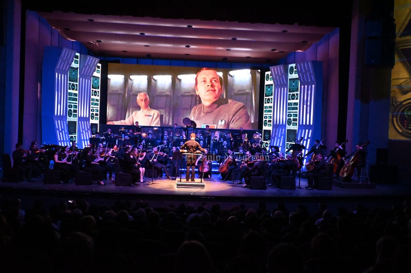 La fuerza acompañó a la Camerata de Coahuila la noche de este viernes en el Teatro Nazas.