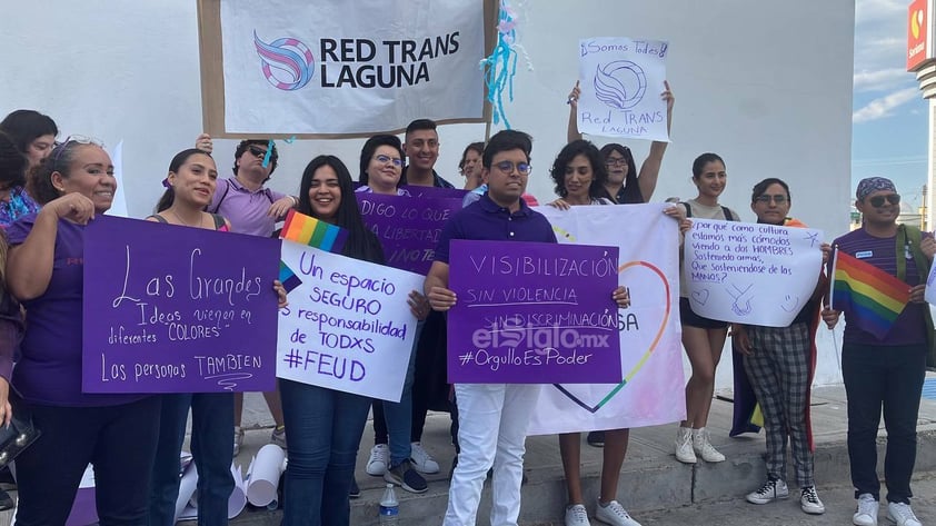 Por primera vez, marchan en silencio contra homofobia en Laguna de Durango