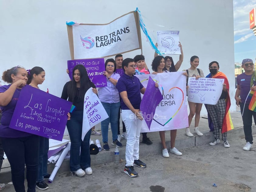 Por primera vez, marchan en silencio contra homofobia en Laguna de Durango