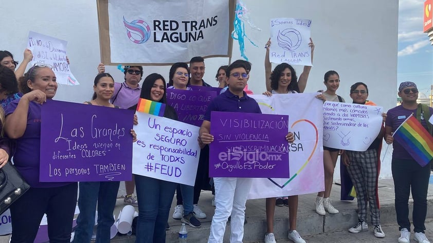 Por primera vez, marchan en silencio contra homofobia en Laguna de Durango