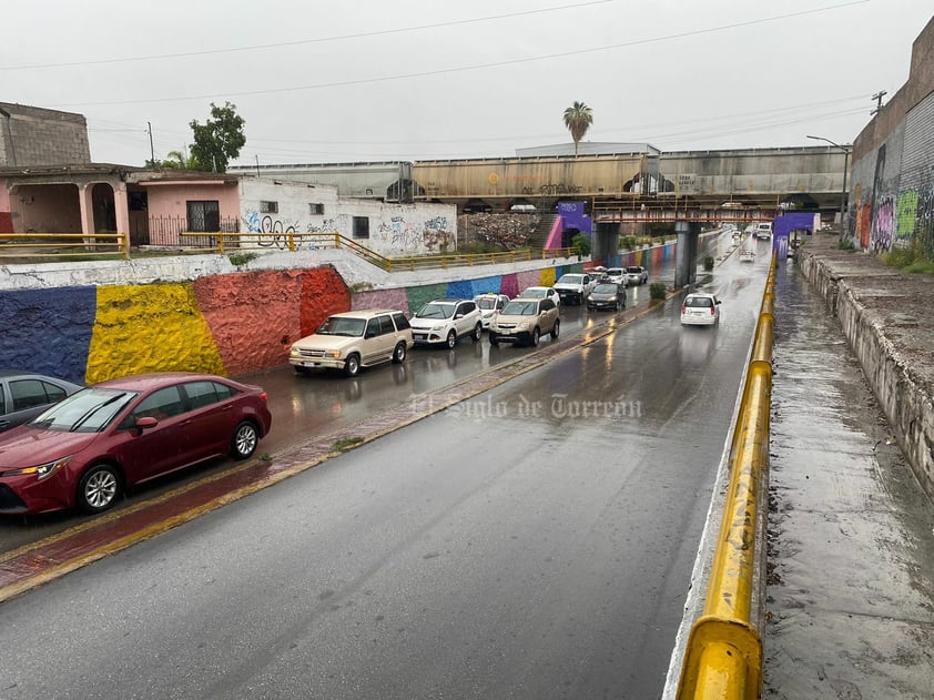 Desnivel de la calle Urrea, en Gómez Palacio.