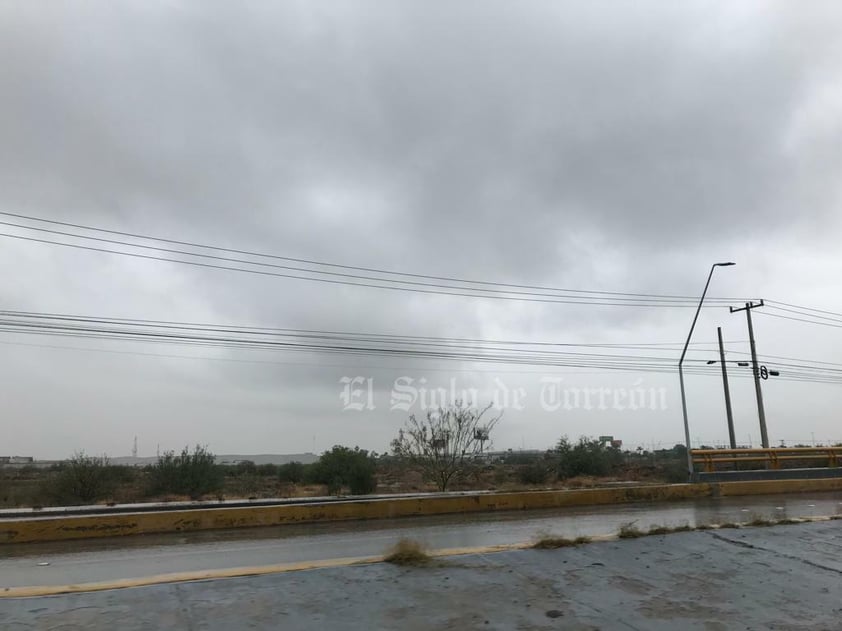 Las lluvias en Torreón dejaron encharcamientos.