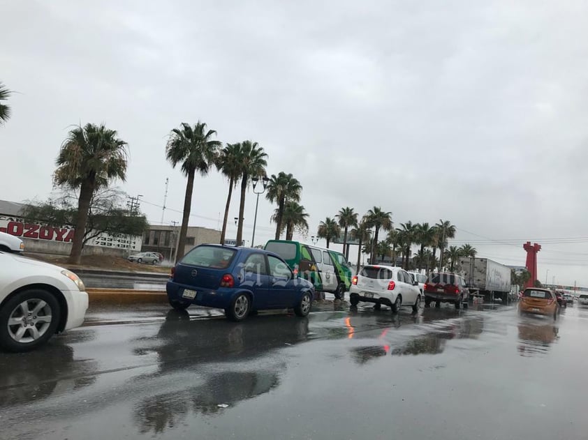 Las lluvias en Torreón dejaron encharcamientos.