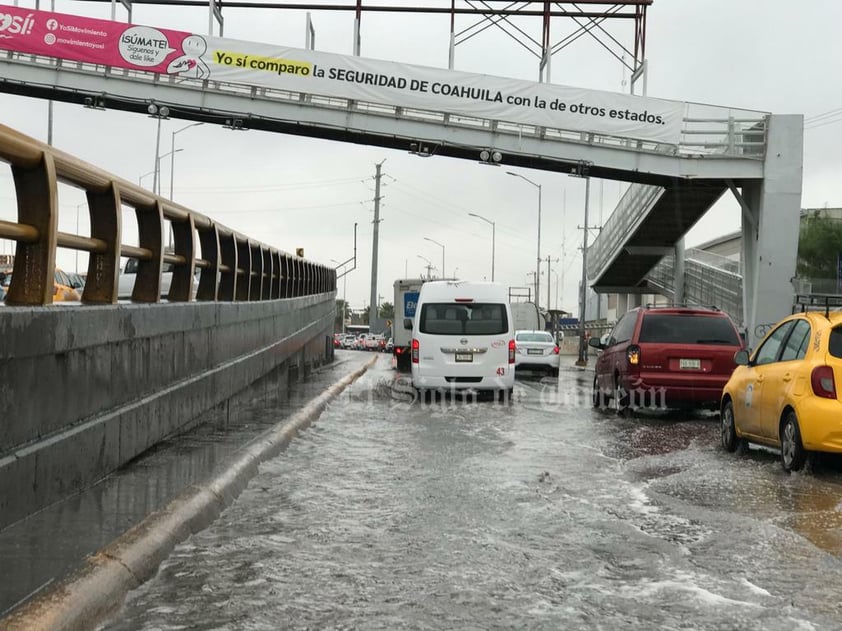 Las lluvias en Torreón dejaron encharcamientos.