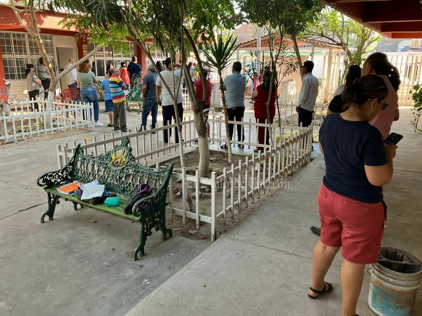 Este domingo 4 de junio, inició el proceso electoral con una copiosa participación ciudadana en las casillas electorales que se instalaron en distintos puntos de Torreón para la renovación de la gubernatura de Coahuila y del Congreso local.