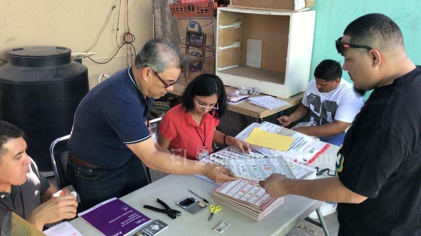 Este domingo 4 de junio, inició el proceso electoral con una copiosa participación ciudadana en las casillas electorales que se instalaron en distintos puntos de Torreón para la renovación de la gubernatura de Coahuila y del Congreso local.