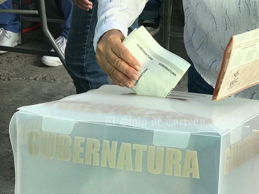 Este domingo 4 de junio, inició el proceso electoral con una copiosa participación ciudadana en las casillas electorales que se instalaron en distintos puntos de Torreón para la renovación de la gubernatura de Coahuila y del Congreso local.