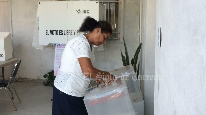 Este domingo 4 de junio, inició el proceso electoral con una copiosa participación ciudadana en las casillas electorales que se instalaron en distintos puntos de Torreón para la renovación de la gubernatura de Coahuila y del Congreso local.