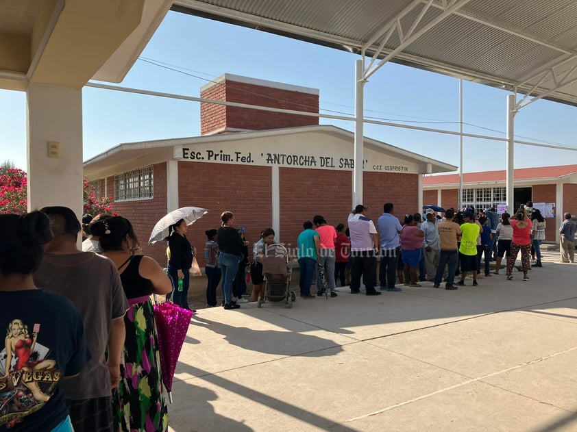 Este domingo 4 de junio, inició el proceso electoral con una copiosa participación ciudadana en las casillas electorales que se instalaron en distintos puntos de Torreón para la renovación de la gubernatura de Coahuila y del Congreso local.