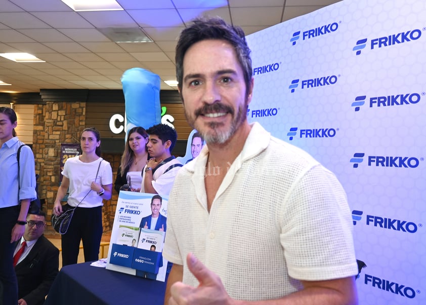 Mauricio Ochmann causa alboroto en plaza lagunera