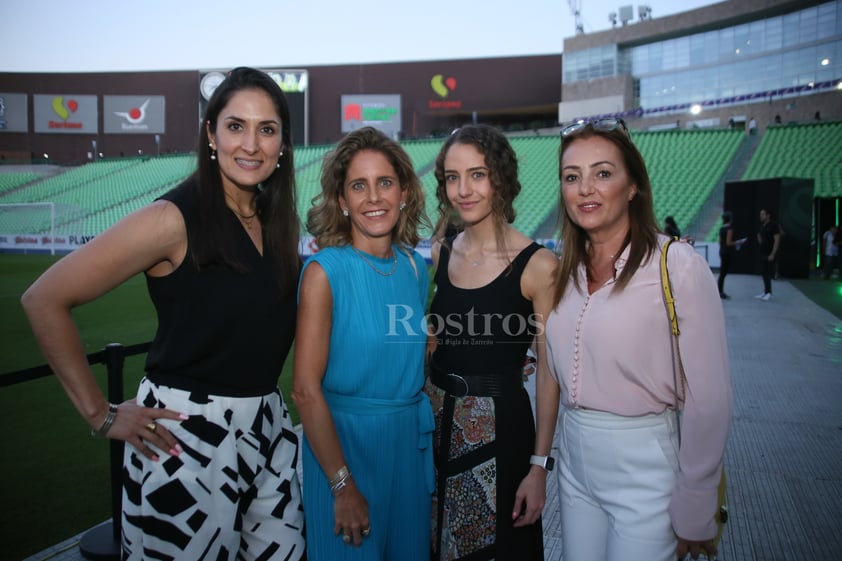 Mariana, Laura, Fernanda y Cristina.