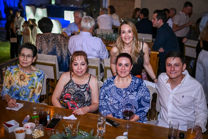 Claudia Pérez, Sara Gloria Rodríguez, Maribel González, Angélica Rodríguez y Mauro Alvarado.