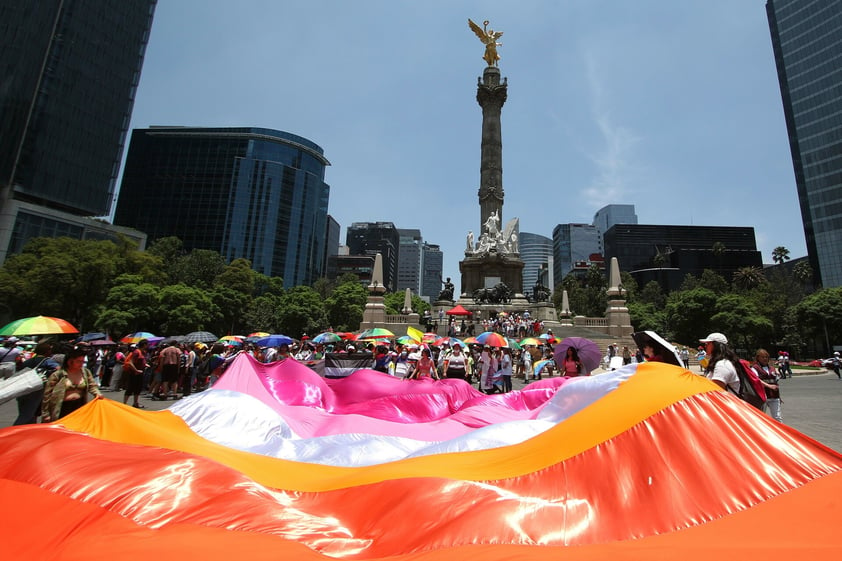 Celebran tercera edición de Marcha Lencha en la CDMX, en defensa de la diversidad