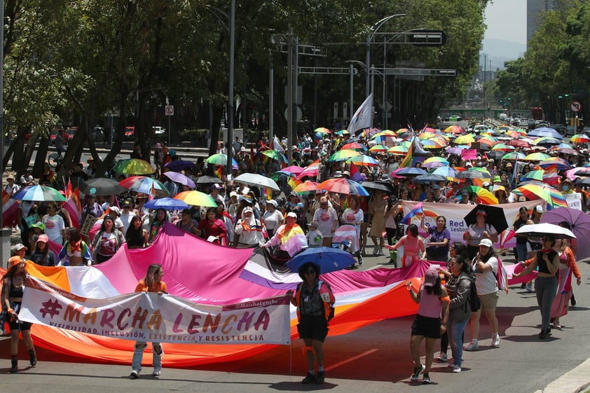 Celebran tercera edición de Marcha Lencha en la CDMX, en defensa de la diversidad