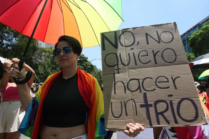 Celebran tercera edición de Marcha Lencha en la CDMX, en defensa de la diversidad