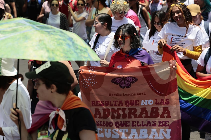 Celebran tercera edición de Marcha Lencha en la CDMX, en defensa de la diversidad