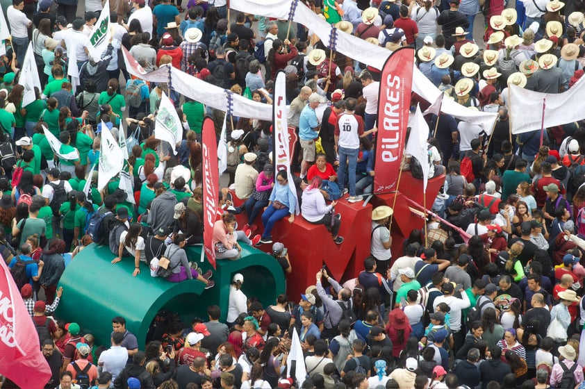 EUM20230701POL43.JPG 
CIUDAD DE MÉXICO. Event/Evento-AMLO.- 1 de julio de 2023. Aspectos del Zócalo durante los primeros discursos del AMLO Fest, evento por el quinto aniversario del triunfo del presidente Andrés Manuel López Obrador. Foto: Agencia EL UNIVERSAL/Germán Espinosa/EELG