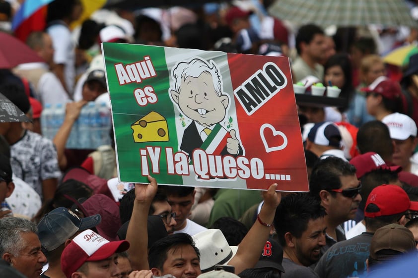 'AMLOfest' en el Zócalo: Celebración ciudadana por el quinto aniversario del triunfo electoral de López Obrador