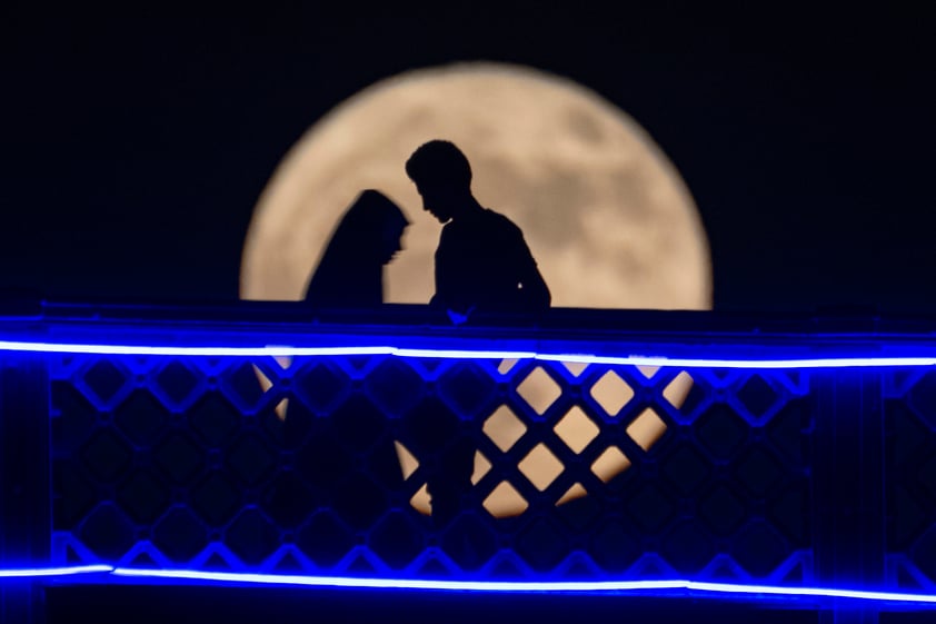 Primera Superluna del año en Atenas y el mundo