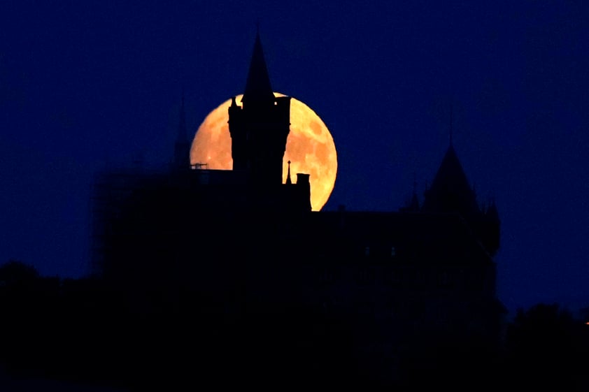 Primera Superluna del año en Atenas y el mundo