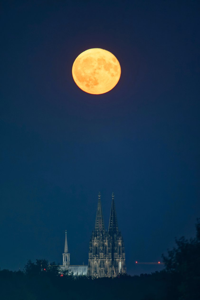 Primera Superluna del año en Atenas y el mundo