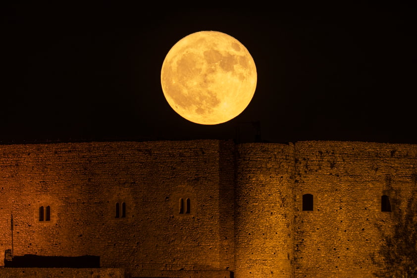 Primera Superluna del año en Atenas y el mundo