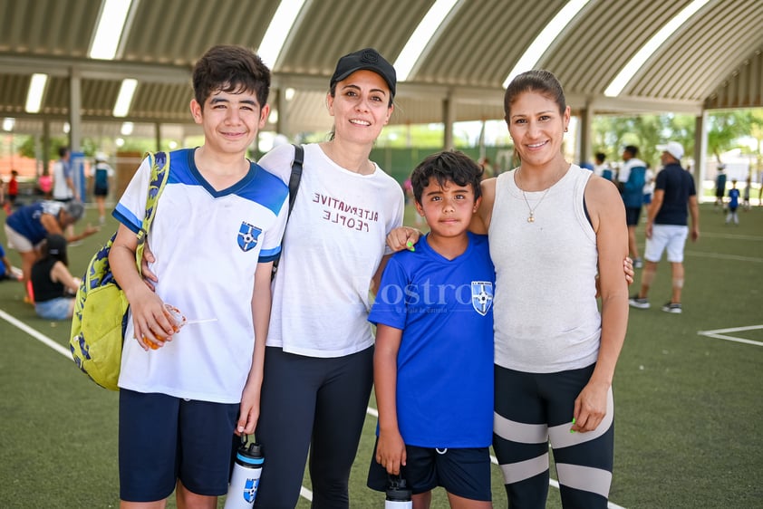 Niños disfrutan el verano