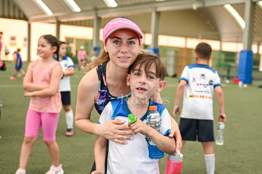 Niños disfrutan el verano