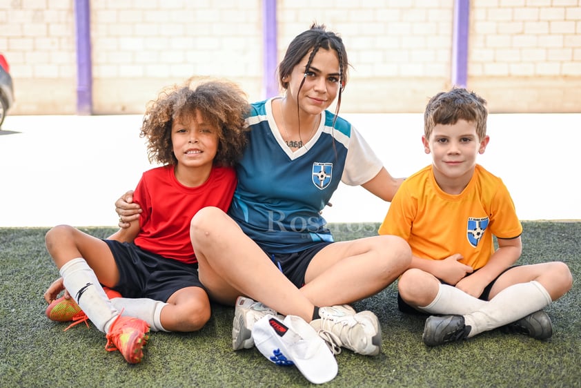 Niños disfrutan el verano