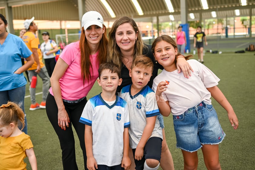 Niños disfrutan el verano