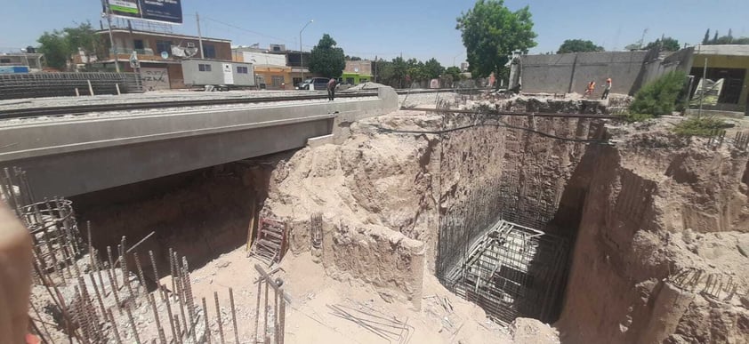 Detenida, así luce actualmente la obra del Desnivel 5 de Mayo en Gómez Palacio