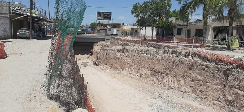 Detenida, así luce actualmente la obra del Desnivel 5 de Mayo en Gómez Palacio