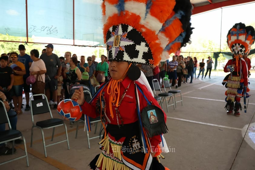 Ofrecen reliquia por San Charbel en Torreón; decenas de laguneros se dan cita